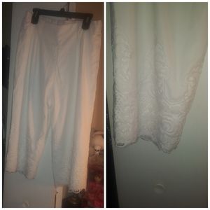 Catherine's cute white capris